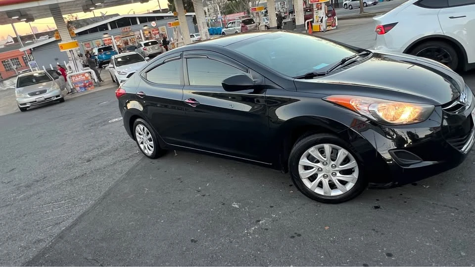 2011 Hyundai Elantra - Image 4 of 6