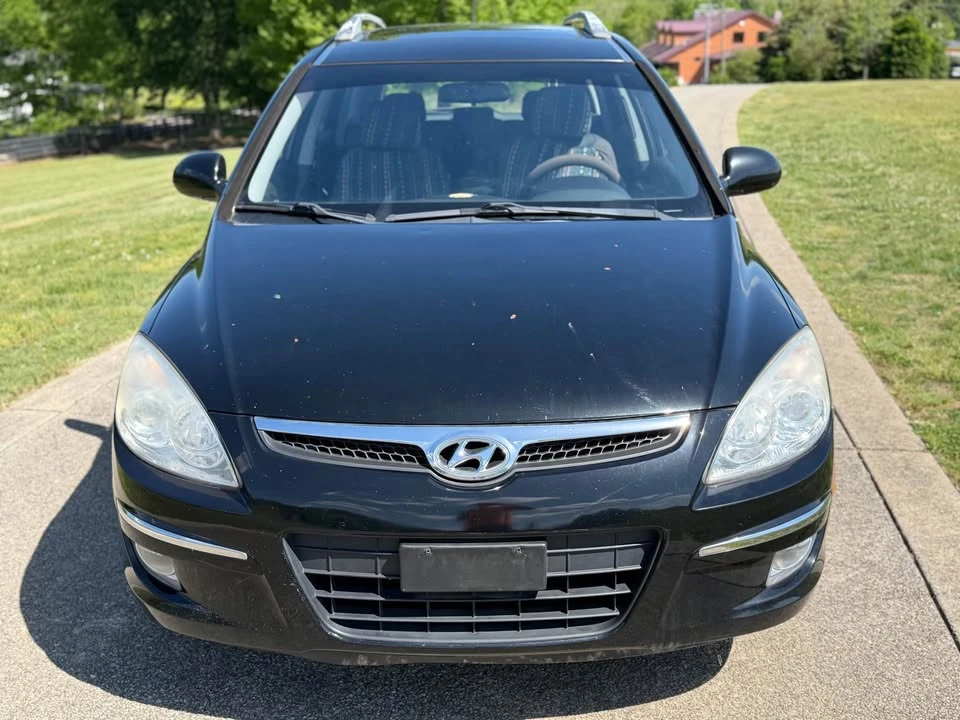 2011 Hyundai Elantra - Image 10 of 19