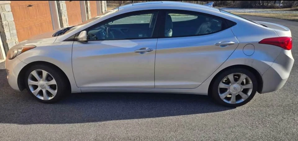 2011 Hyundai Elantra - Image 4 of 8