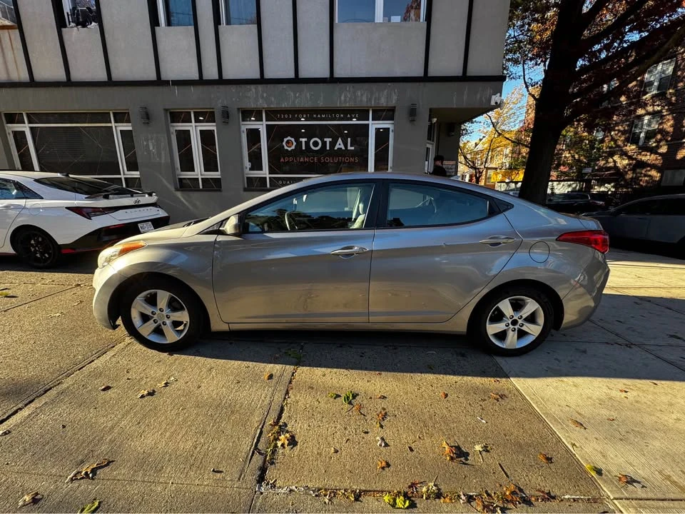2011 Hyundai Elantra - Image 6 of 14