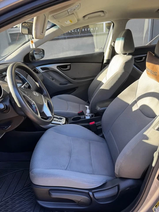 2011 Hyundai Elantra - Image 10 of 14