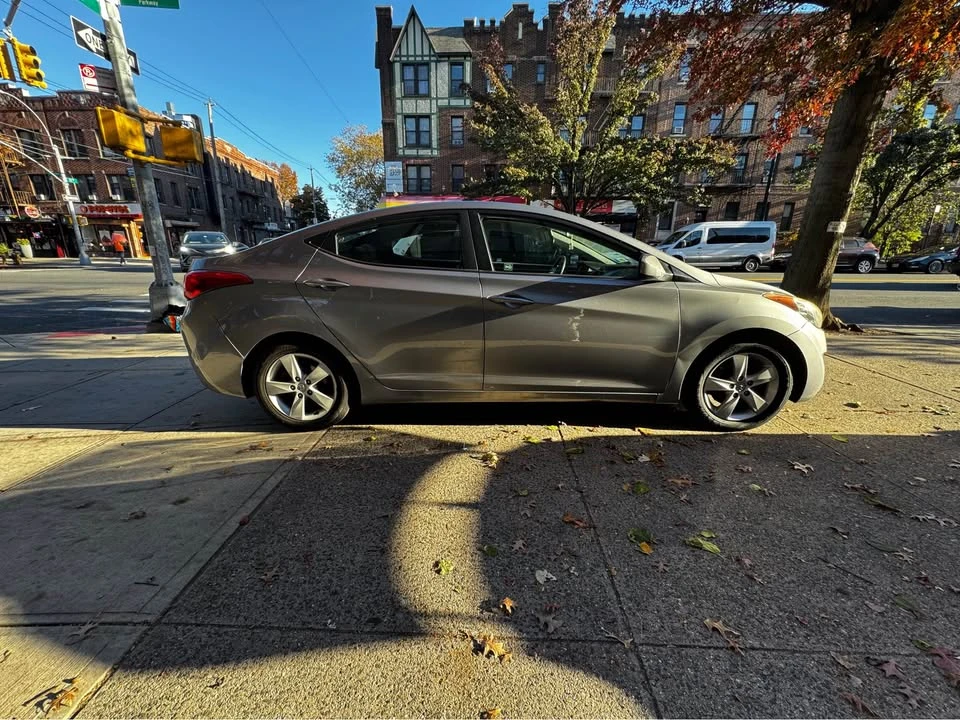 2011 Hyundai Elantra - Image 5 of 14