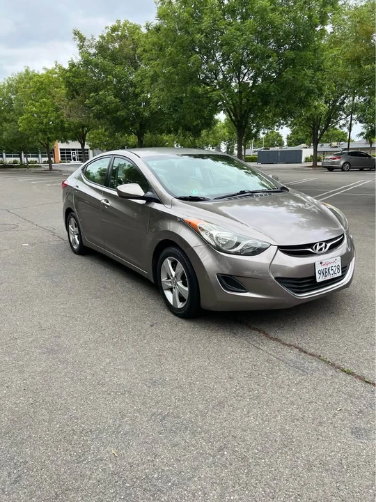 2011 Hyundai Elantra - Image 3 of 8