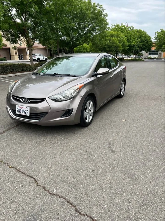 2011 Hyundai Elantra - Image 2 of 8