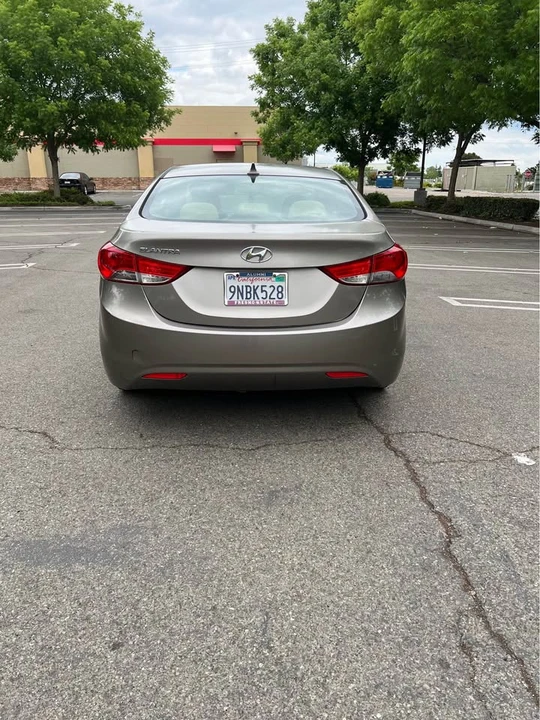 2011 Hyundai Elantra - Image 4 of 8