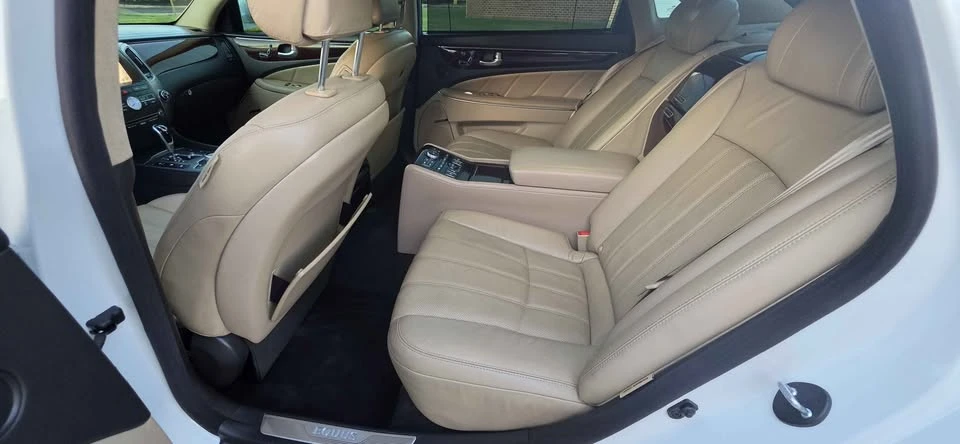 2011 Hyundai Equus - Image 12 of 15