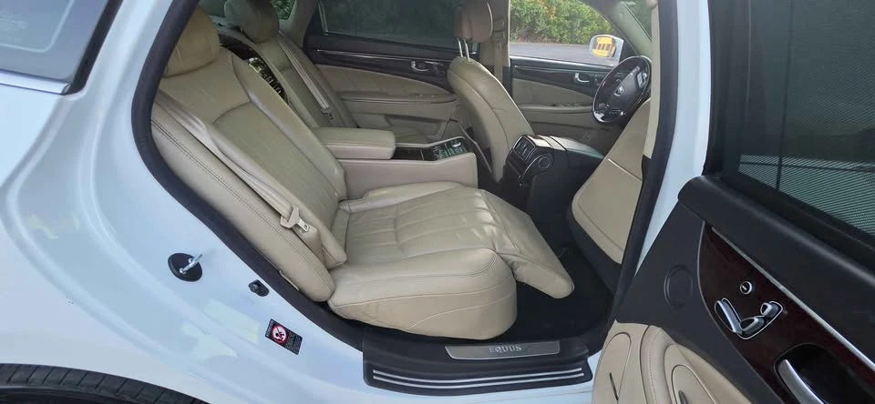 2011 Hyundai Equus - Image 10 of 15