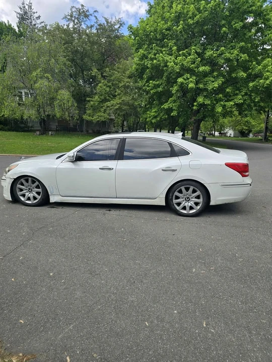 2011 Hyundai Equus - Image 2 of 13