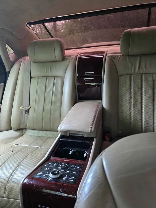 2011 Hyundai Equus - Image 10 of 13