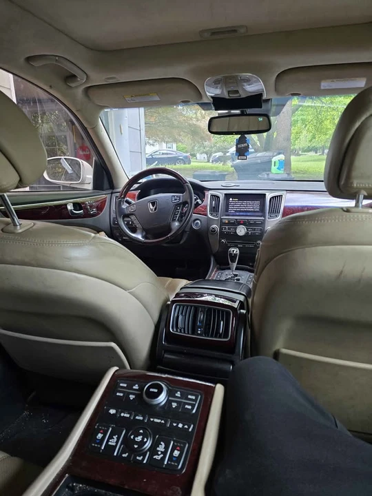 2011 Hyundai Equus - Image 12 of 13