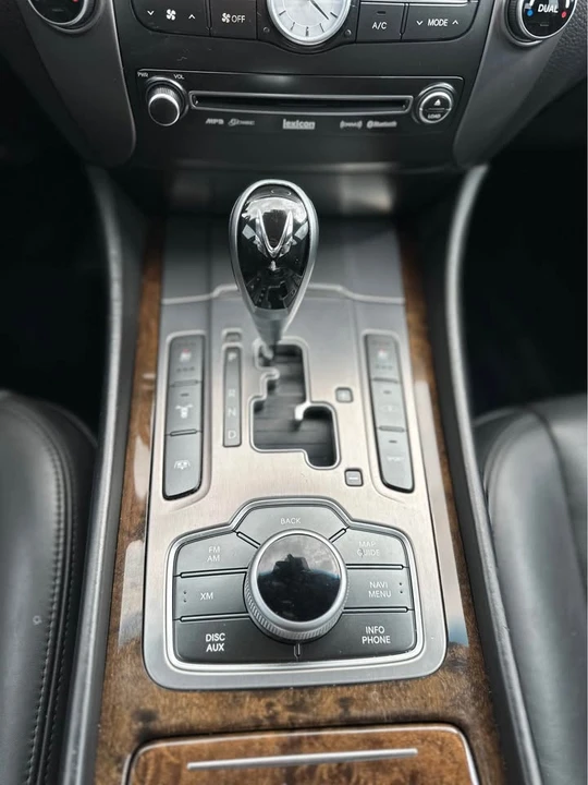 2011 Hyundai Equus - Image 12 of 19