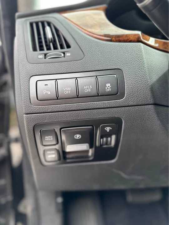 2011 Hyundai Equus - Image 17 of 19