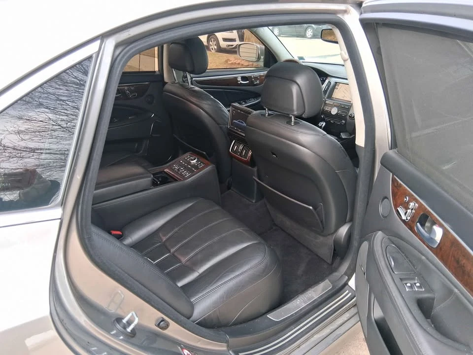 2011 Hyundai Equus - Image 15 of 19