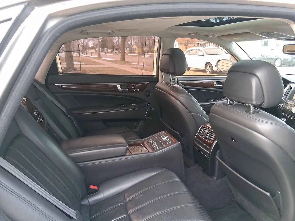 2011 Hyundai Equus - Image 17 of 19