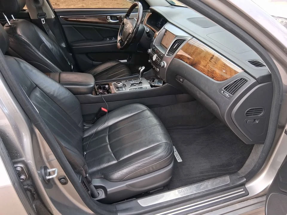 2011 Hyundai Equus - Image 18 of 19