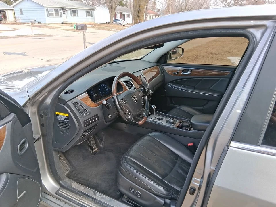 2011 Hyundai Equus - Image 10 of 19