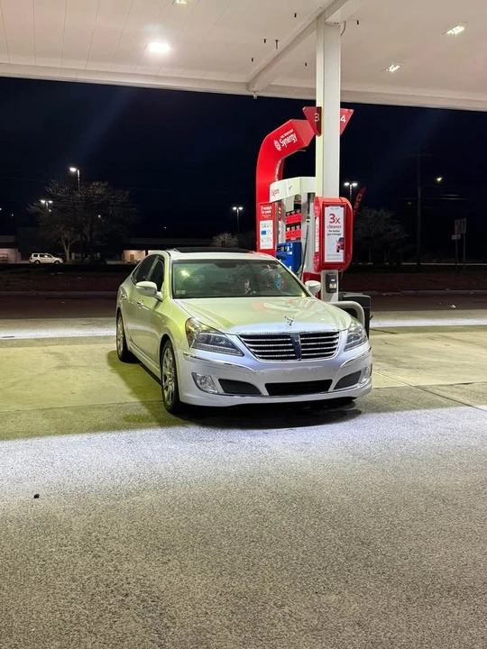 2011 Hyundai Equus - Image 10 of 18