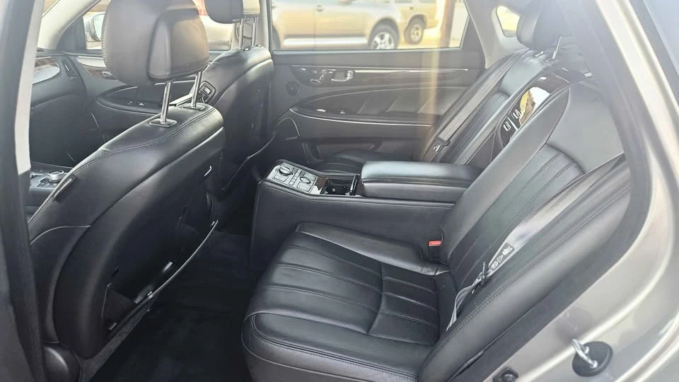 2011 Hyundai Equus - Image 12 of 20