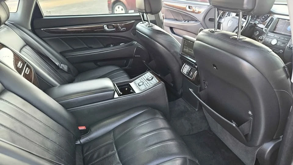 2011 Hyundai Equus - Image 18 of 20