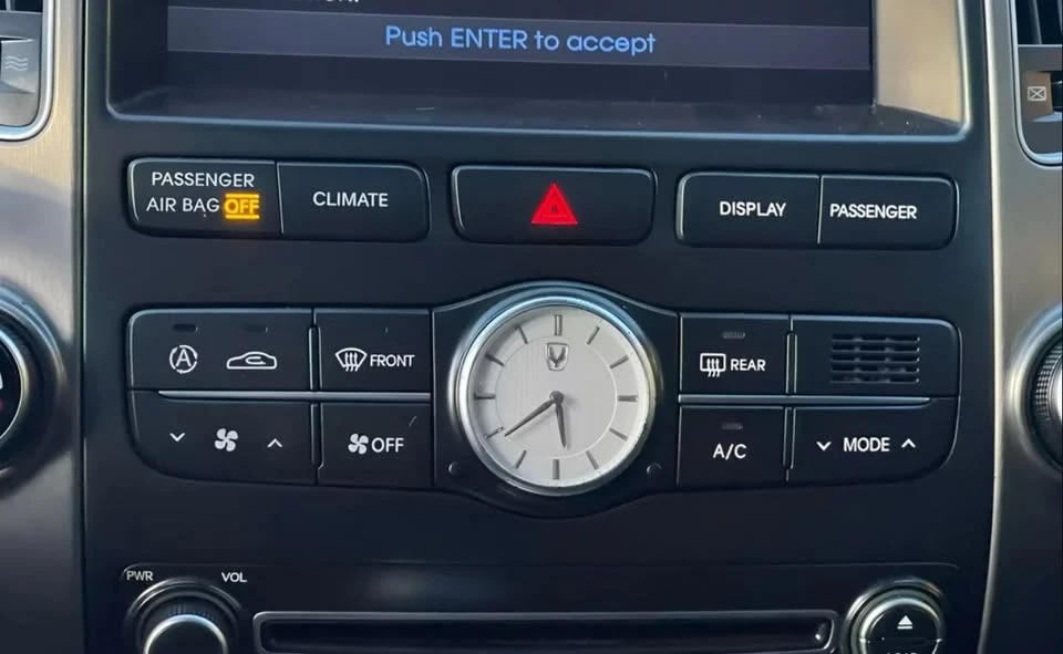 2011 Hyundai Equus - Image 8 of 10