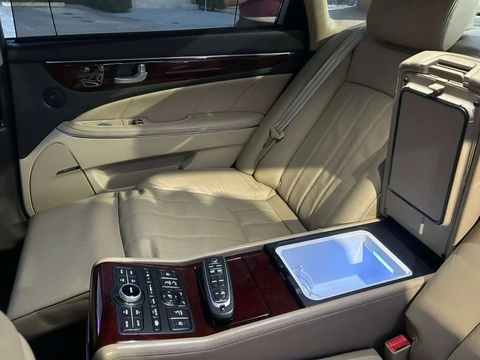 2011 Hyundai Equus - Image 10 of 14