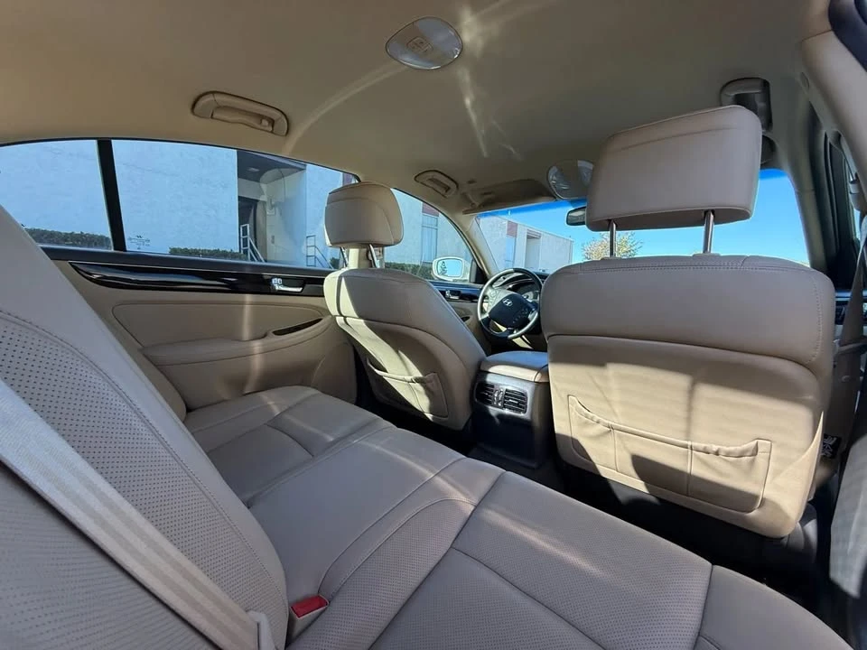 2011 Hyundai Genesis - Image 6 of 7