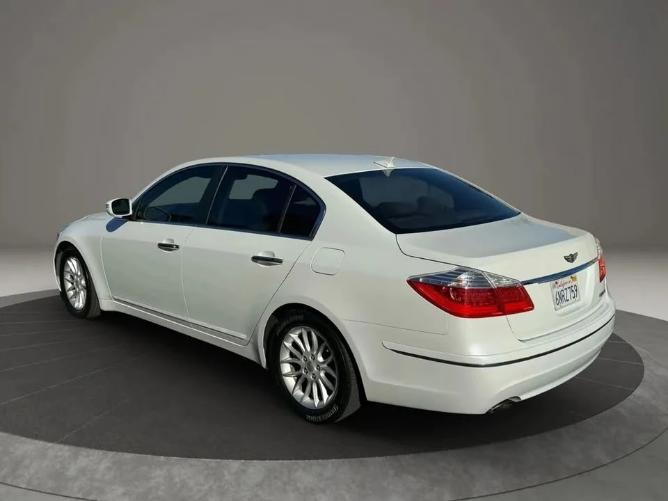 2011 Hyundai Genesis - Image 4 of 7