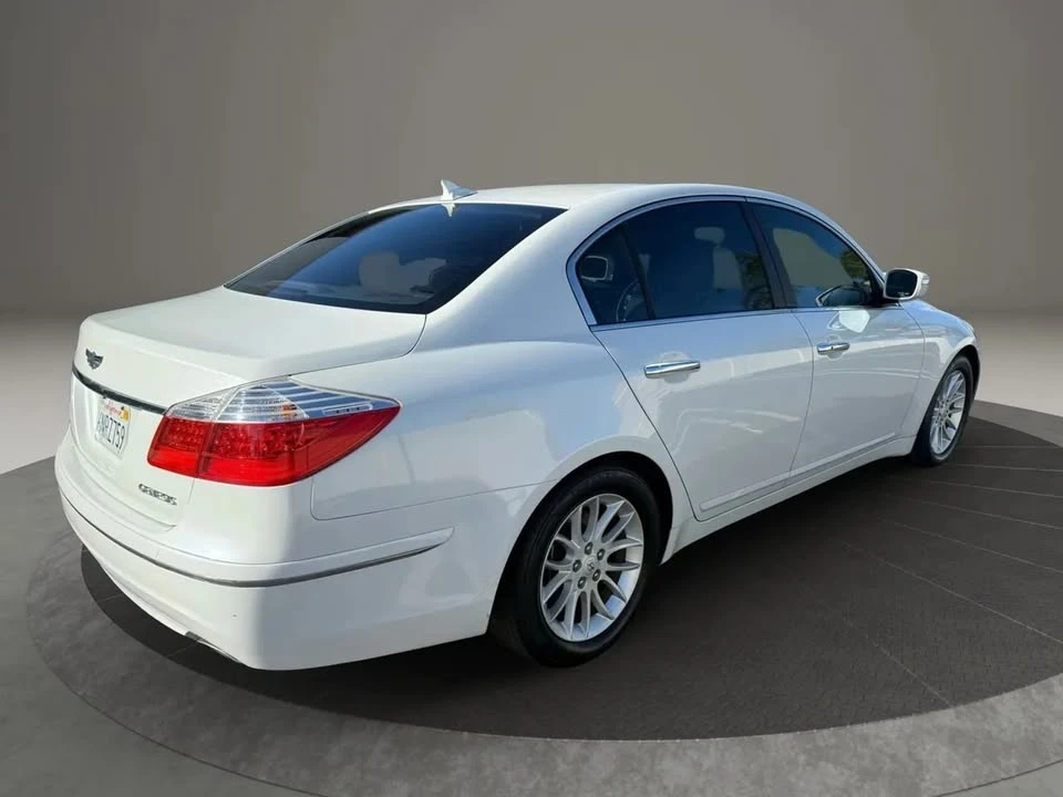 2011 Hyundai Genesis - Image 3 of 7