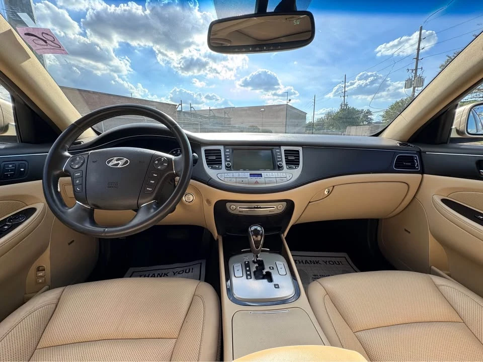 2011 Hyundai Genesis - Image 16 of 20