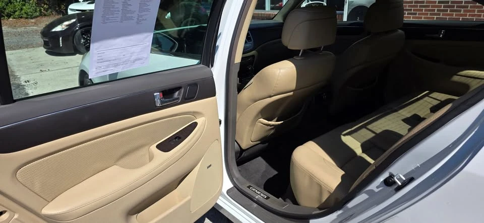 2011 Hyundai Genesis - Image 20 of 20