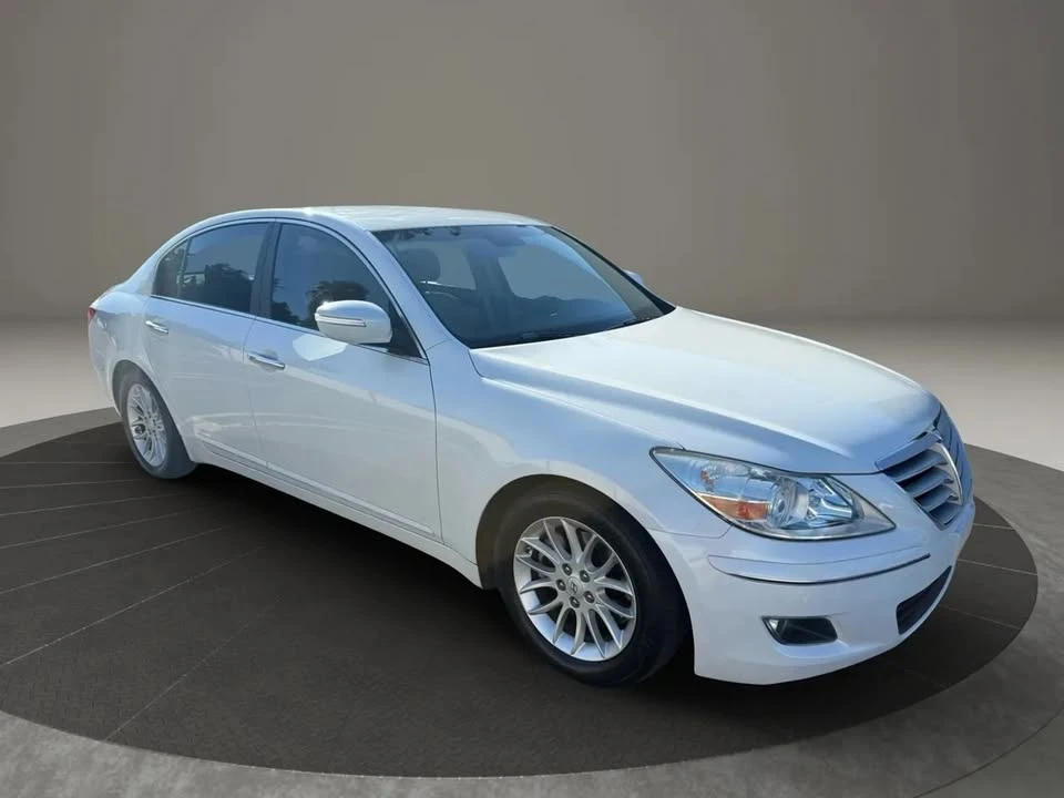 2011 Hyundai Genesis - Image 2 of 7