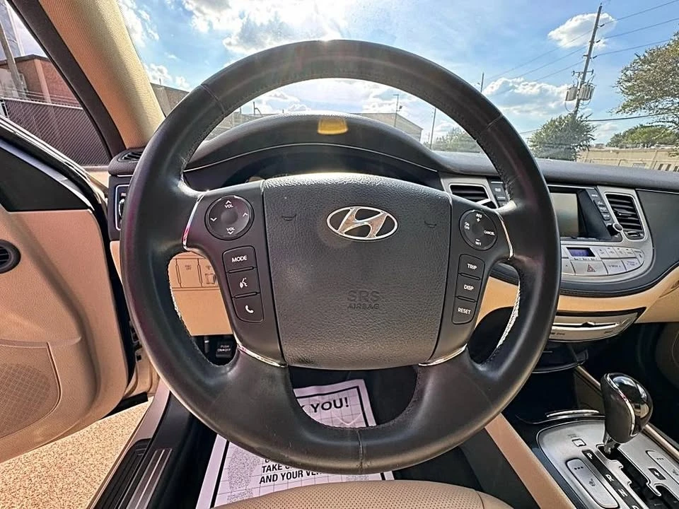2011 Hyundai Genesis - Image 18 of 20