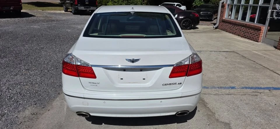 2011 Hyundai Genesis - Image 7 of 20