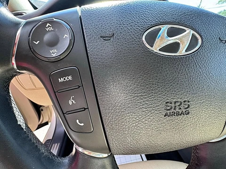 2011 Hyundai Genesis - Image 20 of 20