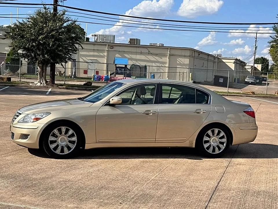 2011 Hyundai Genesis - Image 5 of 20
