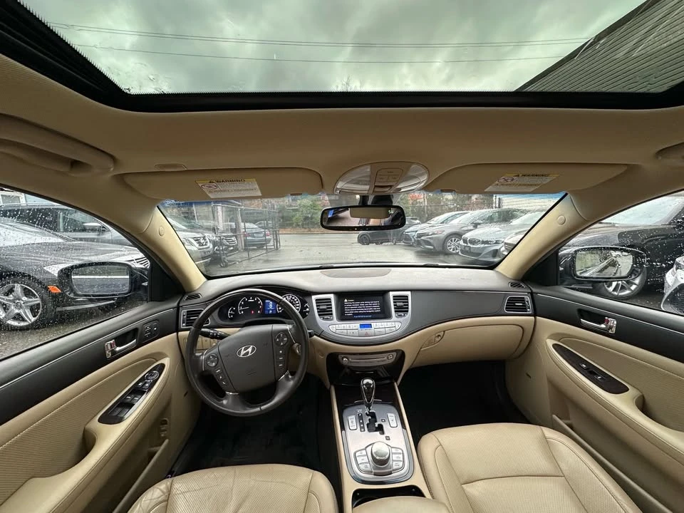 2011 Hyundai Genesis - Image 9 of 13