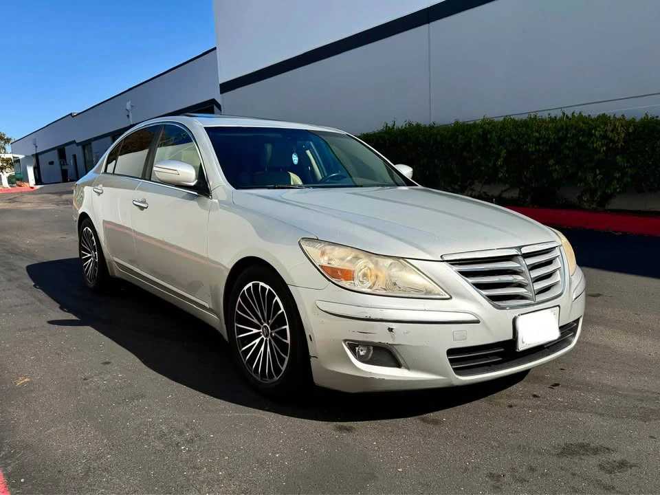 2011 Hyundai Genesis - Image 4 of 11