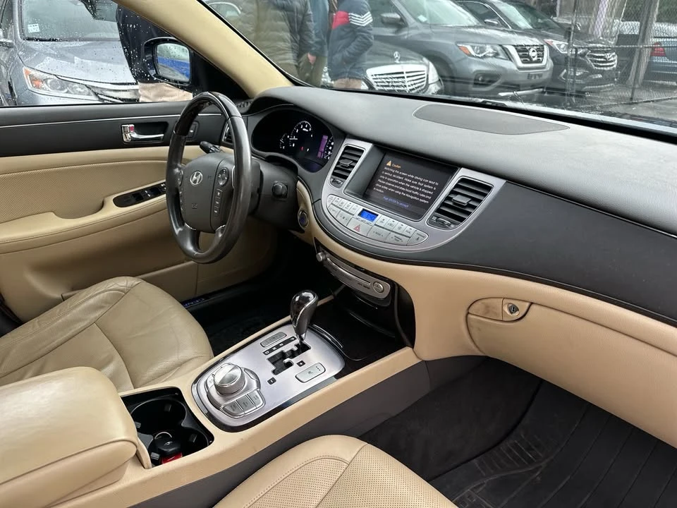2011 Hyundai Genesis - Image 6 of 11