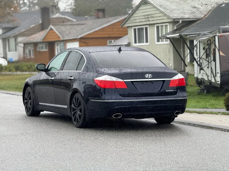 2011 Hyundai Genesis - Image 7 of 13