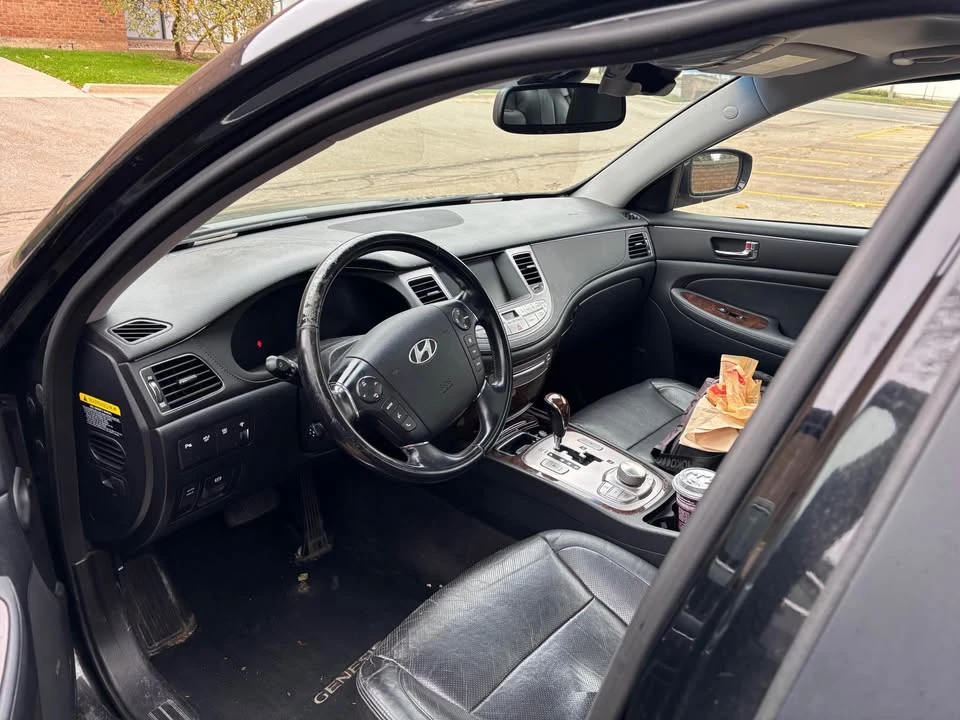 2011 Hyundai Genesis - Image 7 of 9