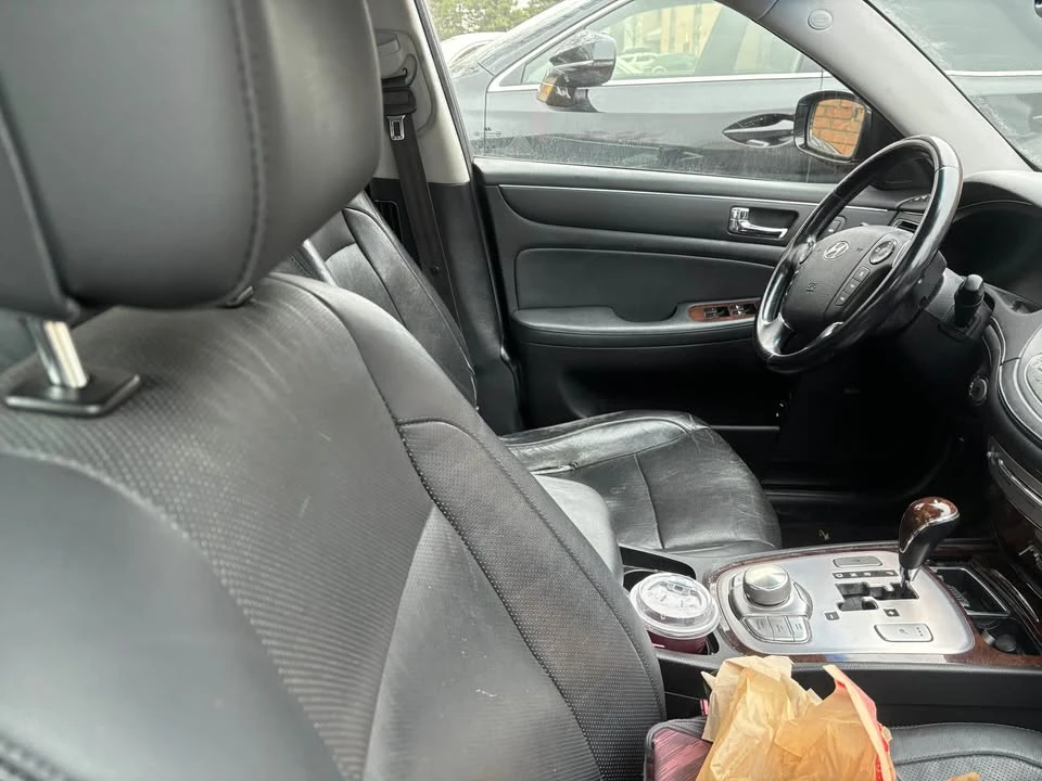 2011 Hyundai Genesis - Image 6 of 9