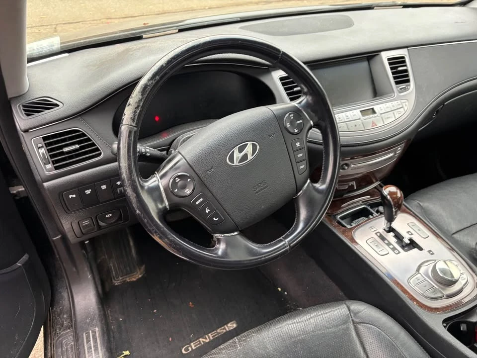 2011 Hyundai Genesis - Image 8 of 9