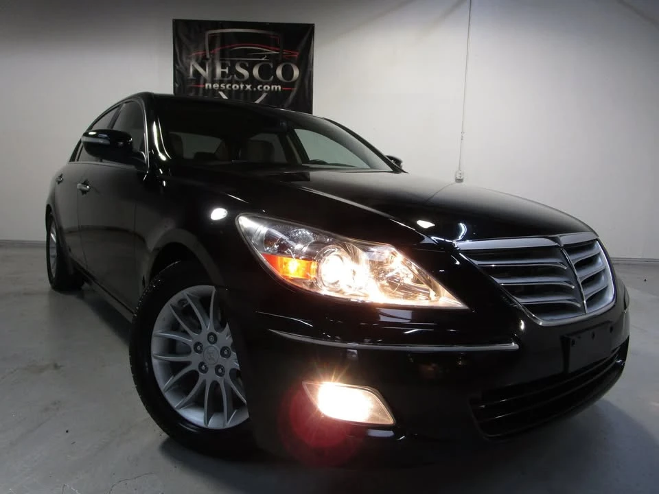 2011 Hyundai Genesis - Image 2 of 18