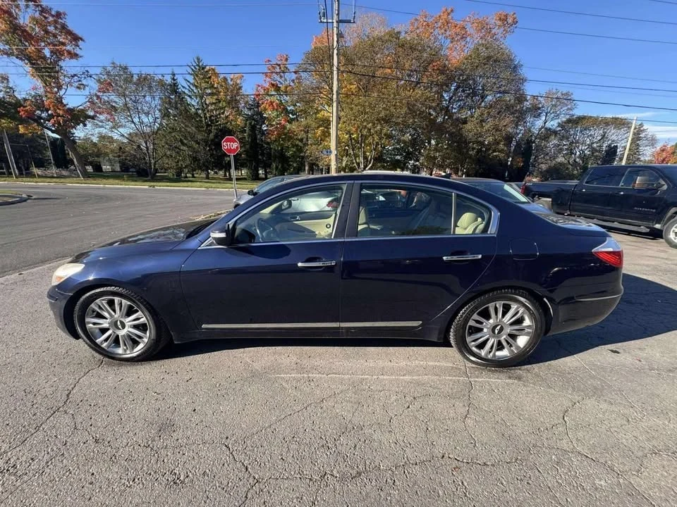 2011 Hyundai Genesis - Image 14 of 20