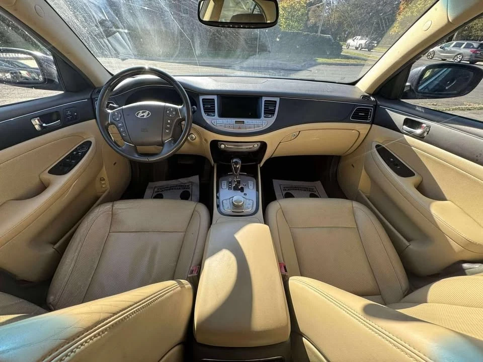2011 Hyundai Genesis - Image 16 of 20