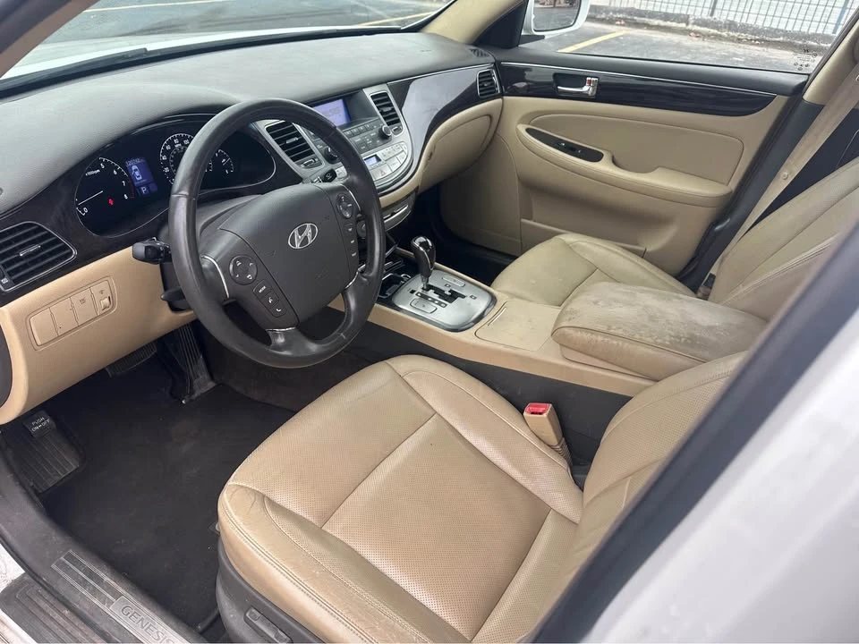 2011 Hyundai Genesis - Image 7 of 15