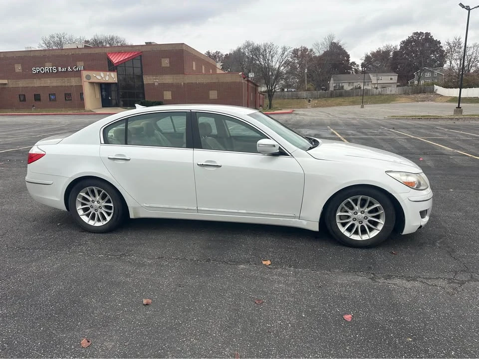 2011 Hyundai Genesis - Image 2 of 15