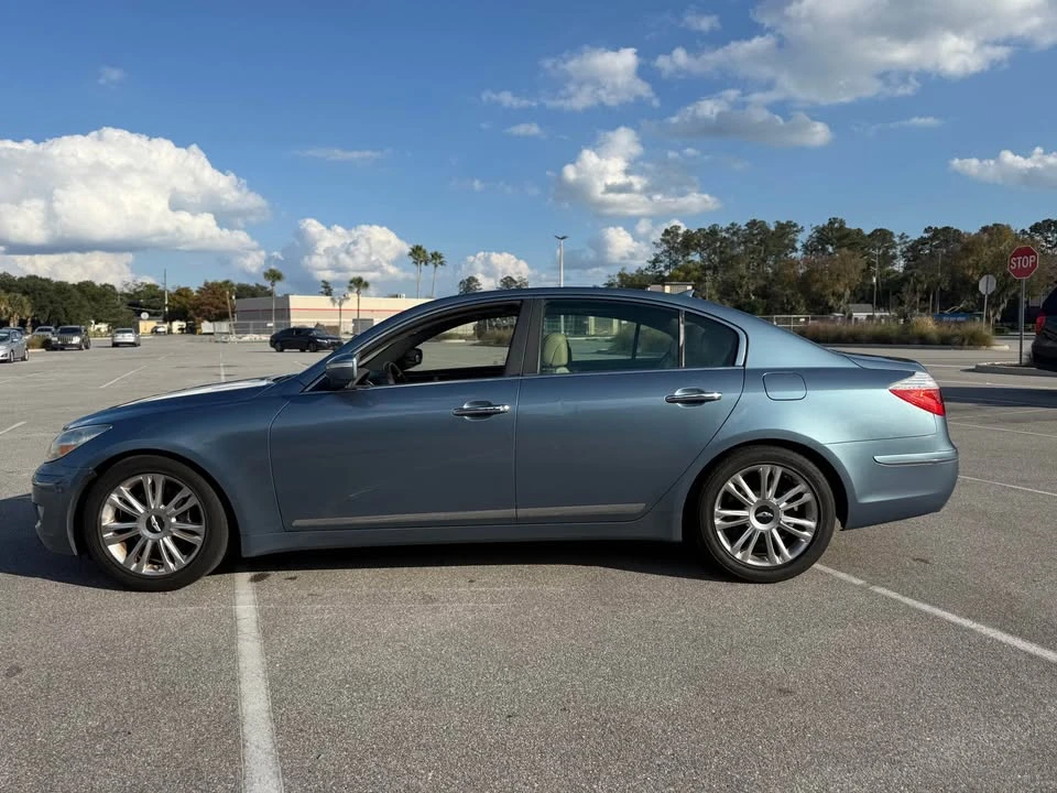 2011 Hyundai Genesis - Image 9 of 14