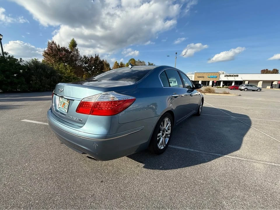 2011 Hyundai Genesis - Image 7 of 14