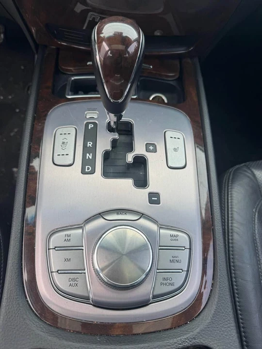 2011 Hyundai Genesis - Image 16 of 17